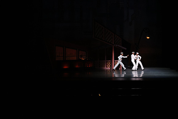 20151022_MCB_Fancy_Free_Warmup_Stage_Arsht_75A5277