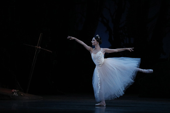 20161020_MCB_Giselle_Act2_DRDA_Arsht_73A6029