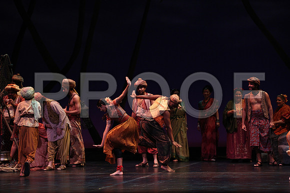 20150226_The_Pearl_Fisher_Act_29C7C0547