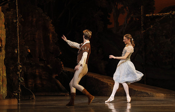 20161020_MCB_Giselle_Act1_DRDA_Arsht_73A3513
