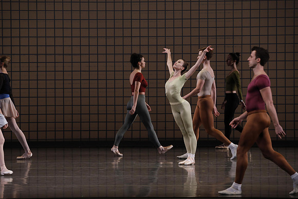 20170113_Glass_Pieces_no Makeup_DR_MCB_Arsht__73A0458