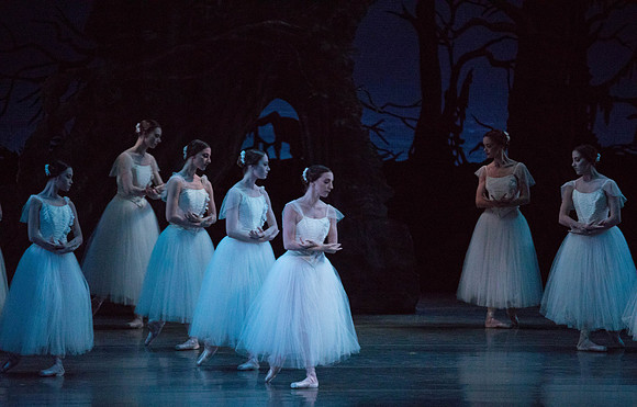 20161022_MCB_Giselle_Act2_2Cast_Tricia_Arsht_73A0009