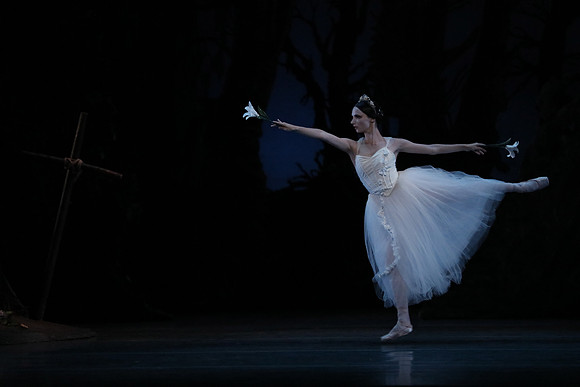 20161020_MCB_Giselle_Act2_DRDA_Arsht_73A6064