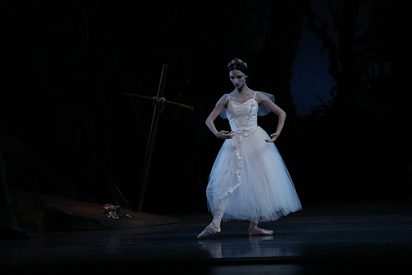 20161020_MCB_Giselle_Act2_DRDA_Arsht_73A6001