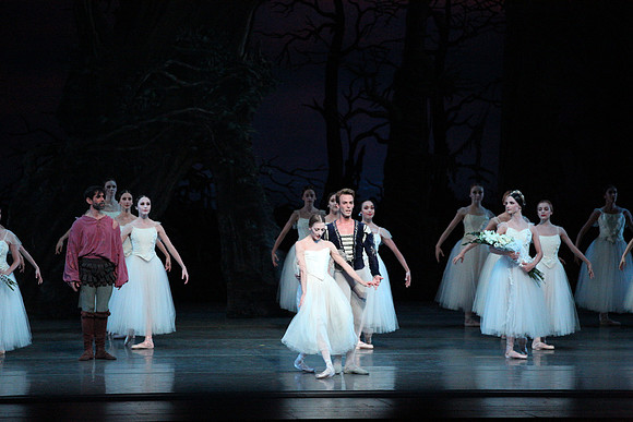 20161021_MCB_Giselle_Act2_Preformance_Arsht_9C7C0054