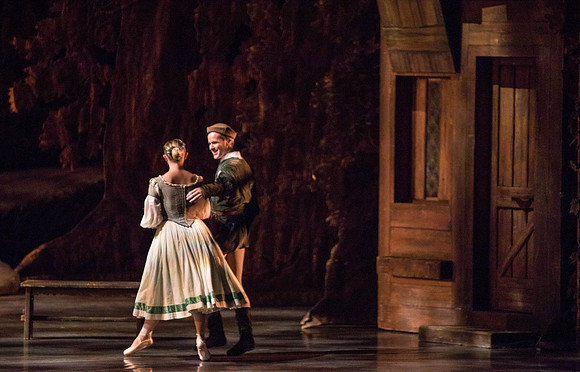 20161022_MCB_Giselle_Act1_2Cast_Tricia_Arsht_Arsht_73A5513