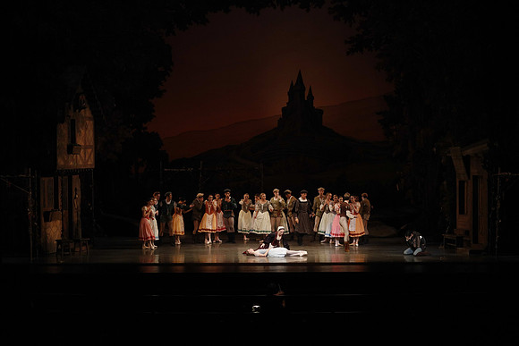 20161020_MCB_Giselle_Act1_DRSH_75A0073