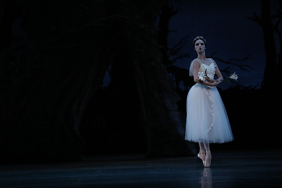 20161020_MCB_Giselle_Act2_DRDA_Arsht_73A6084
