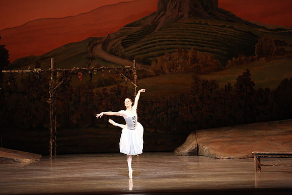 20161020_MCB_Giselle_Act1_DRNN_Arsht_9C7C0161
