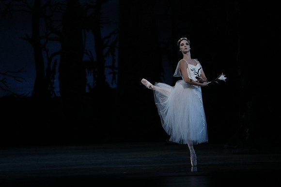 20161020_MCB_Giselle_Act2_DRDA_Arsht_73A6076