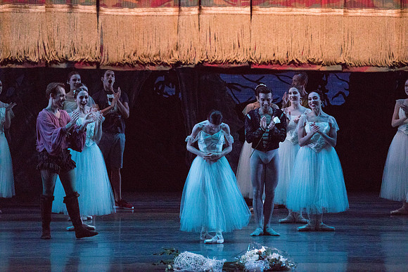 20161022_MCB_Giselle_Act2_2Cast_Tricia_Arsht_73A1309