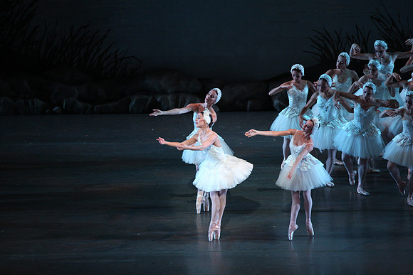 20151114_Swan_Lake_George_Balanchine_Kravis_IMG_6527