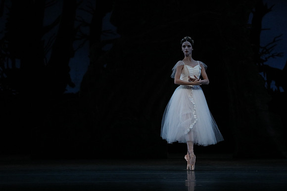20161020_MCB_Giselle_Act2_DRDA_Arsht_73A5964