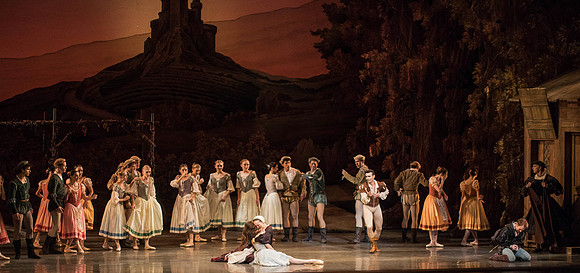 20161022_MCB_Giselle_Act1_2Cast_Tricia_Arsht_73A9403