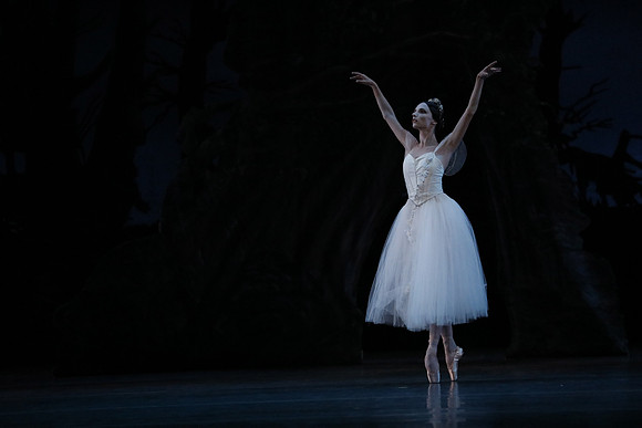 20161020_MCB_Giselle_Act2_DRDA_Arsht_73A6013