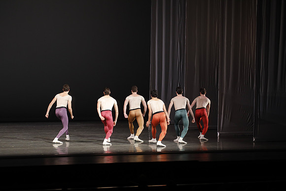 20170113_Glass_Pieces_Akhnaten_PR_MCB_Arsht_73A0757