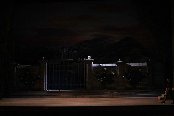 20240418_Swan_Lake_Back Stage_DSC2519.ARW