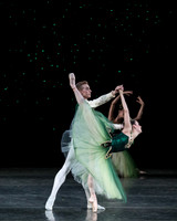 20171021_Emeralds_PR_2Cast_CU_73A3930
