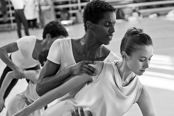 7065_DG_Studio_Rhersal_Synphonic_Dance_Alexie_Ratmansky_MCB_FL_AL1B7877.2