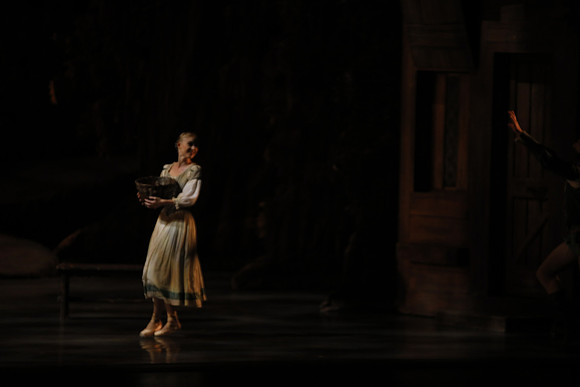 20161023_MCB_Giselle_Act1_3Cast_Jennifer_Laurent_Arsht__73A1342