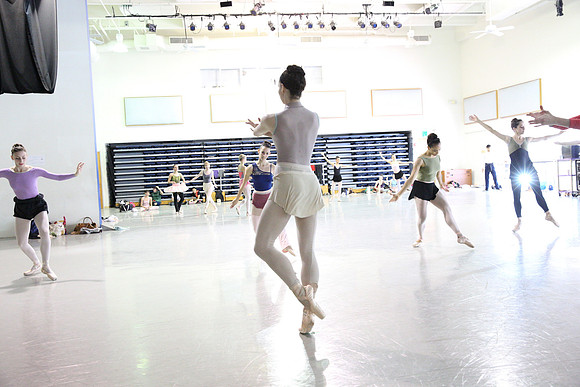 20150312_MCB_Raymonda_Variations_Studio_Arnold_9C7C6267