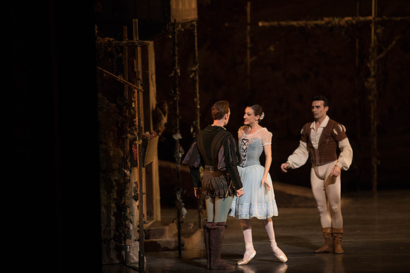 20161022_MCB_Giselle_Act1_2Cast_Tricia_Arsht_Arsht_73A5987