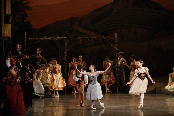 20161021_MCB_Giselle_Act1_Preformance_Arsht_73A0097
