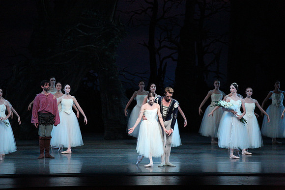 20161021_MCB_Giselle_Act2_Preformance_Arsht_9C7C0059