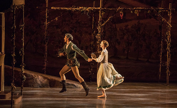 20161022_MCB_Giselle_Act1_2Cast_Tricia_Arsht_Arsht_73A5522
