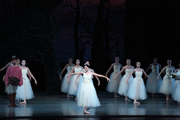20161021_MCB_Giselle_Act2_Preformance_Arsht_9C7C0039