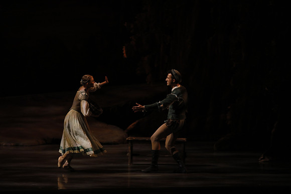 20161023_MCB_Giselle_Act1_3Cast_Jennifer_Laurent_Arsht__73A1345
