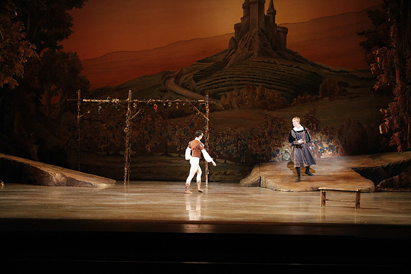 20161020_MCB_Giselle_Act1_2Cast_DR_No Makeup_Arsht_75A0113