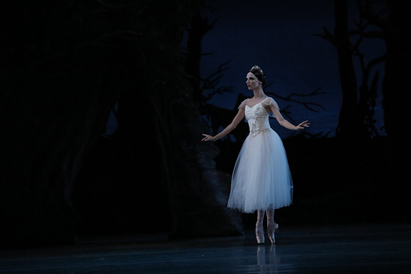 20161020_MCB_Giselle_Act2_DRDA_Arsht_73A6014