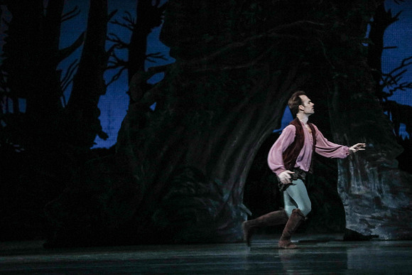 20161020_MCB_Giselle_2Cast_Act2_no Makeup_DRDA_Arsht_73A1599