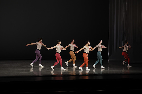 20170113_Glass_Pieces_Akhnaten_PR_MCB_Arsht_73A0806