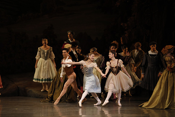 20161021_MCB_Giselle_Act1_Preformance_Arsht_73A0085