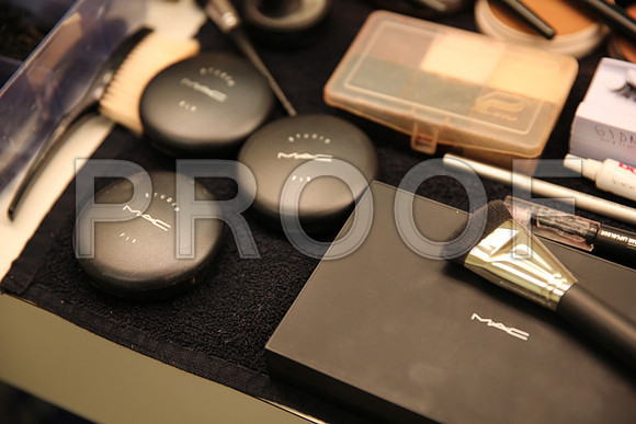 20150226_The_Pearl_Fisher_Backstage_Makeup_9C7C0388