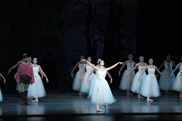 20161021_MCB_Giselle_Act2_Preformance_Arsht_9C7C0036