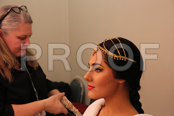 20150226_The_Pearl_Fisher_Backstage_Makeup_9C7C0477