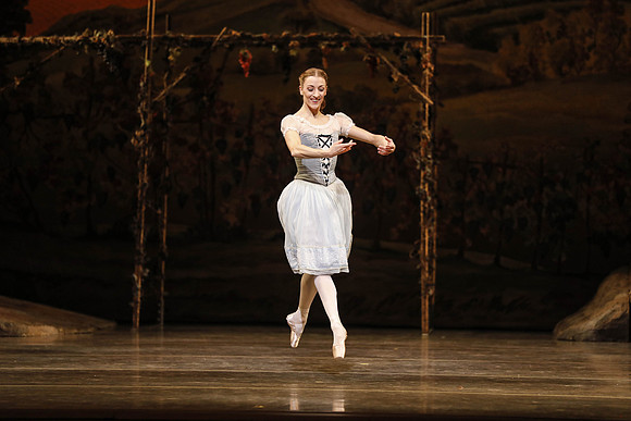 20161020_MCB_Giselle_Act1_DRDA_Arsht_73A3488