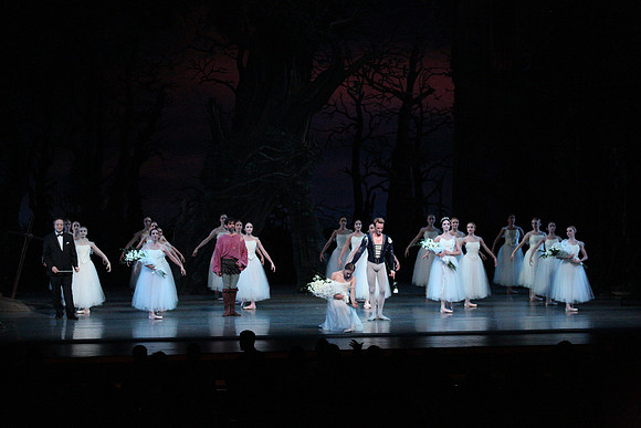 20161021_MCB_Giselle_Act2_Preformance_Arsht_9C7C0149