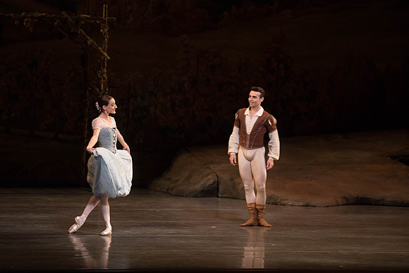 20161022_MCB_Giselle_Act1_2Cast_Tricia_Arsht_Arsht_73A5785