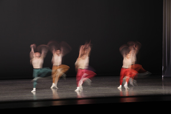 20170113_Glass_Motion_Blur_Samantha_PR_9C7C2309