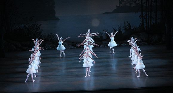 20151114_Swan_Lake_George_Balanchine_Kravis_IMG_6655
