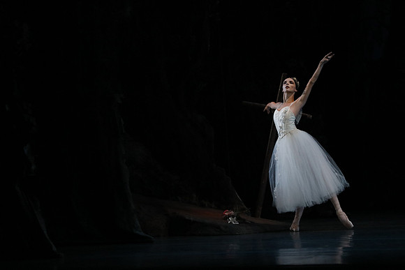 20161020_MCB_Giselle_Act2_DRDA_Arsht_73A6043