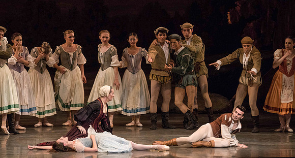 20161022_MCB_Giselle_Act1_2Cast_Tricia_Arsht_73A9387