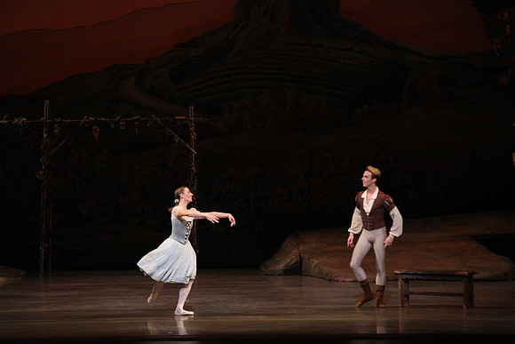 20161020_MCB_Giselle_Act1_DRNN_Arsht_9C7C0194