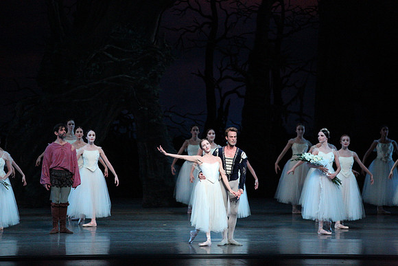 20161021_MCB_Giselle_Act2_Preformance_Arsht_9C7C0058