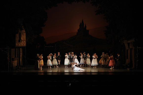 20161020_MCB_Giselle_Act1_DRSH_75A0030
