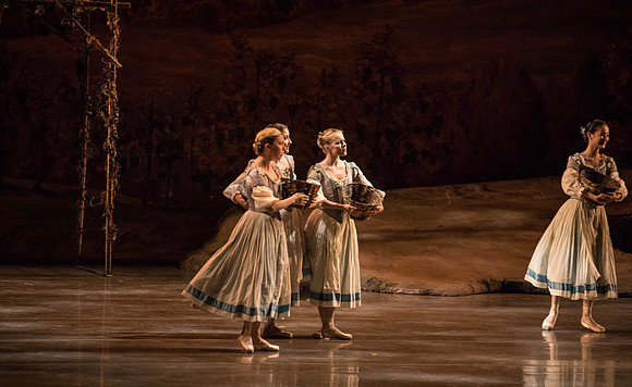 20161022_MCB_Giselle_Act1_2Cast_Tricia_Arsht_Arsht_73A5526